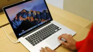 How to update apple macbook pro software?