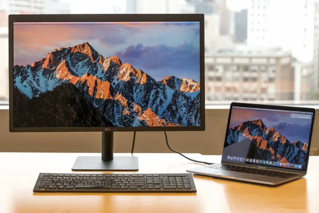 How to Set Up Dual Monitors on a Mac