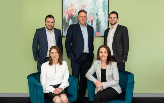 Who are the leading financial advisors and asset management specialists in Melbourne?