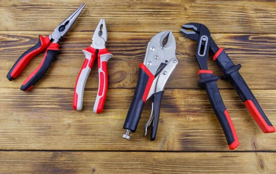 A Comprehensive Look at Different Types and Applications of Combination Pliers
